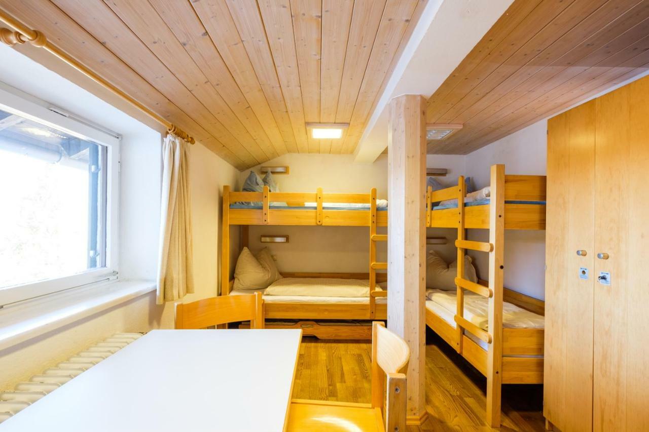 Jugendherberge Mittenwald Bagian luar foto